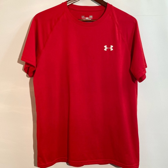 Under Armour Other - Under Armour - Men’s shirt sleeve t shirt. Size M